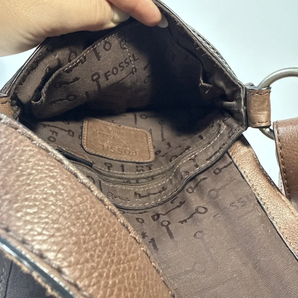 Y2K Fossil Maddox Turnlock Crossbody Bag in Soft Brown Metallic Leather Hangtag